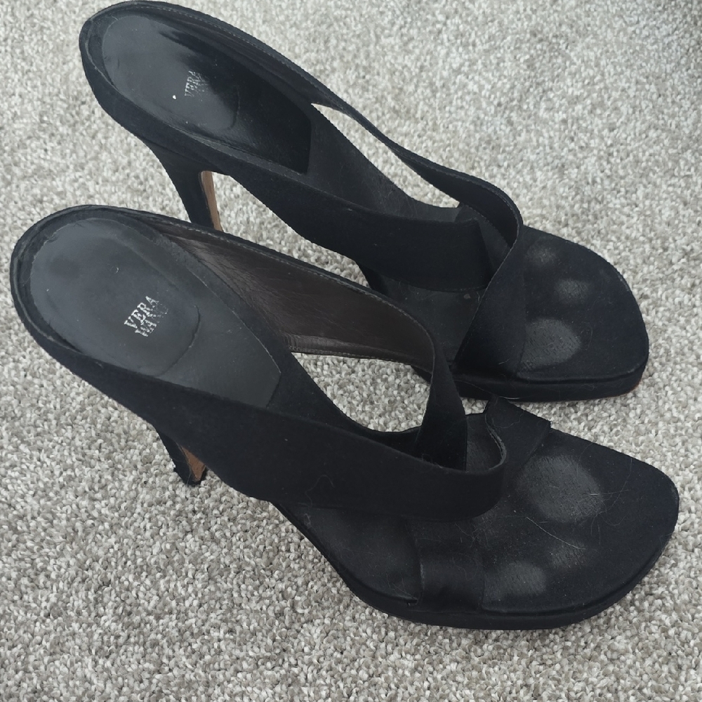 Vera Wang Elegant Black Heels